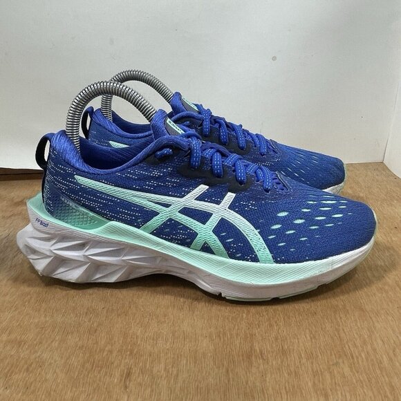 Asics Novablast 2 Women Size 6 Blue 1012B049 Running Shoes Sneakers - Picture 1 of 16